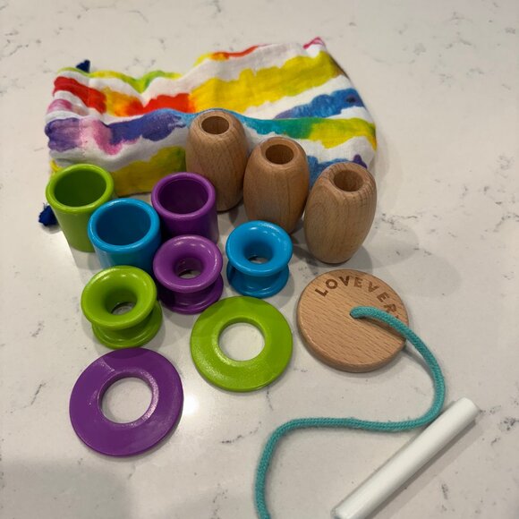 Lovevery Adventurer Threadable Bead Kit - Picture 2 of 5